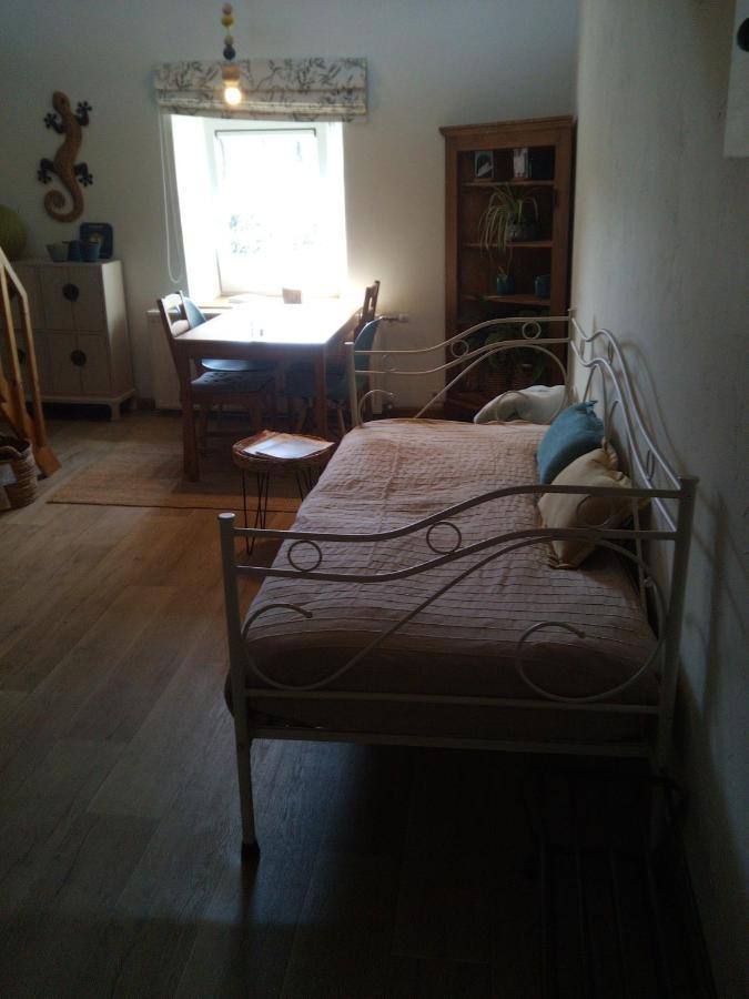 Celinie's Guest House Gerin Extérieur photo