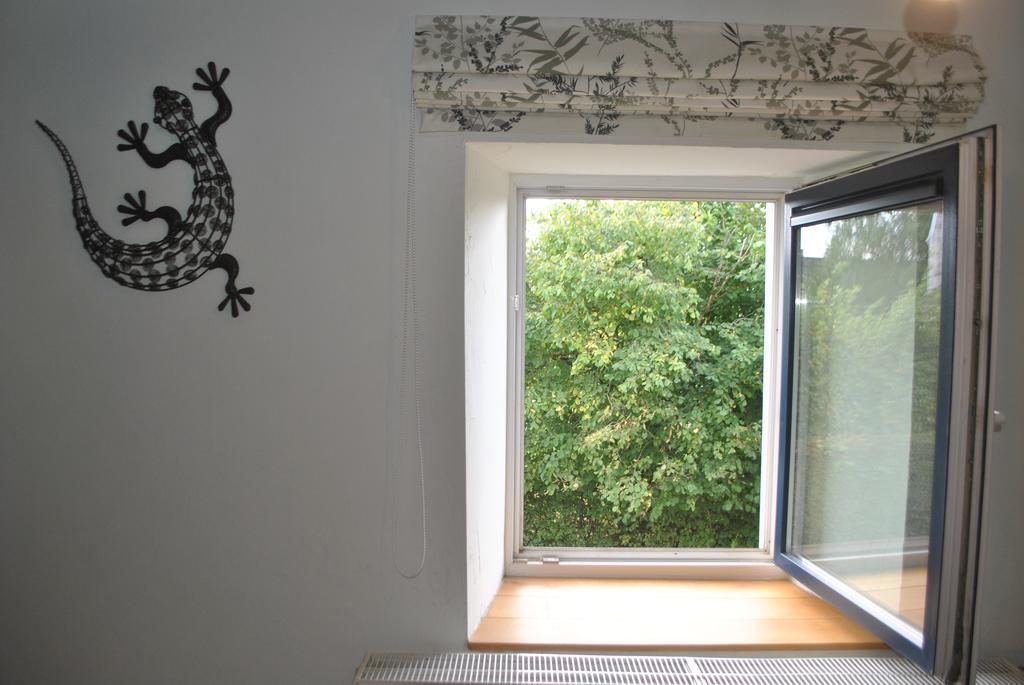 Celinie's Guest House Gerin Extérieur photo